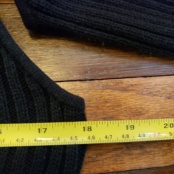 VS Moda International Ribbed sleeveless turtle neck with attached sleeves - Picture 8 of 10